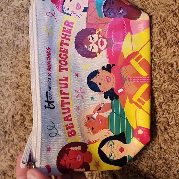 IT Cosmetics Ana Jaks Beautiful Together Cosmetic Bag - Picture 2 of 4